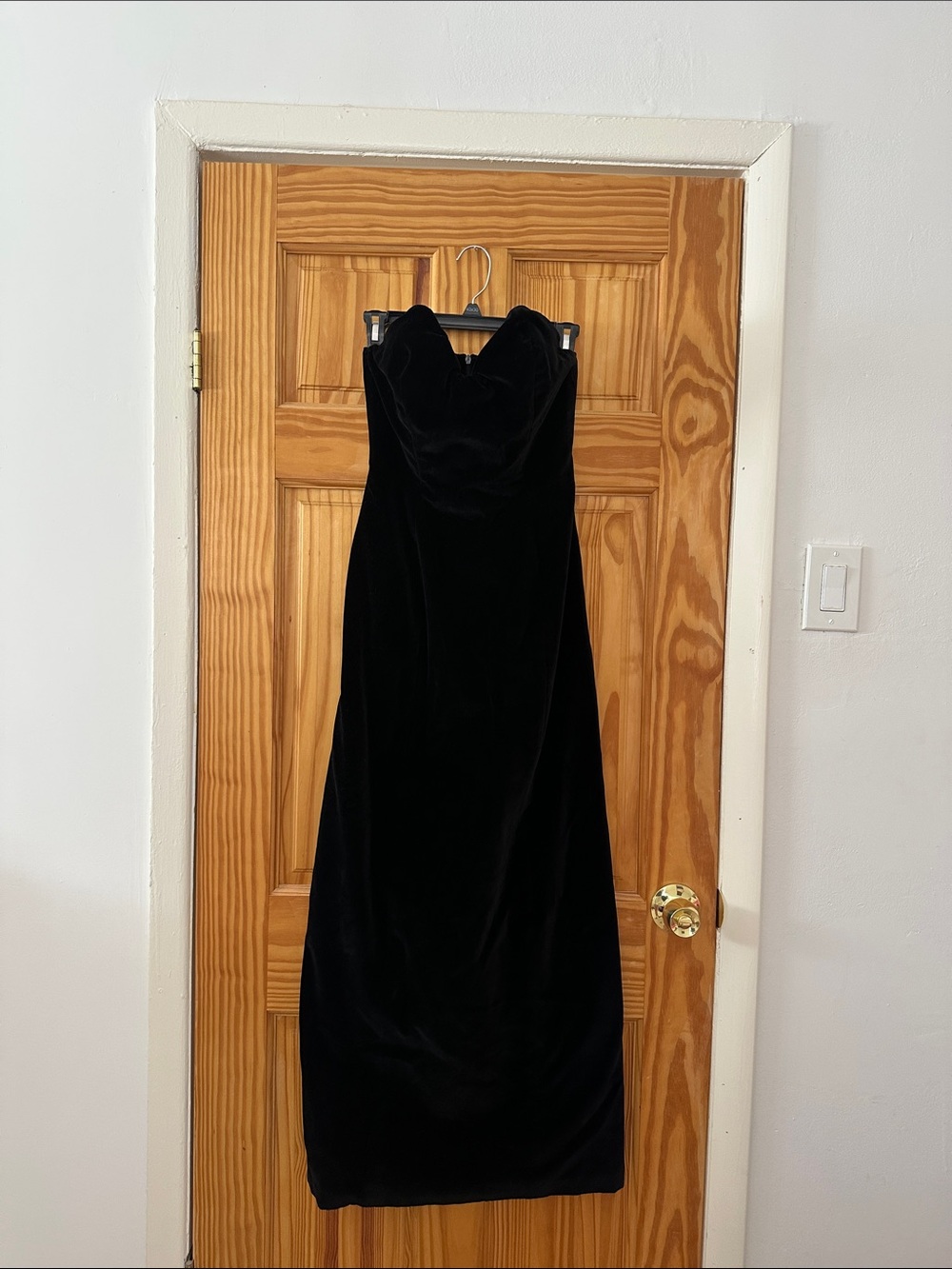 Vintage Black Velvet Strapless Evening Dress - Size 8